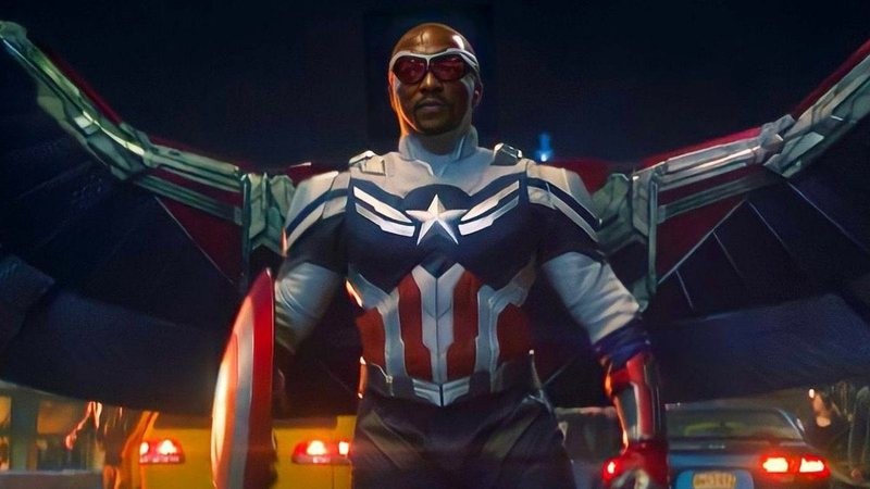Falcão como Capitão América na Marvel Studios